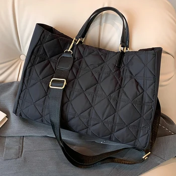Дамски стеганая чанта-тоут, универсална чанта през рамо с набивкой, лека чанта-прашка, пухлая чанта през рамо, стилна чанта за момичета