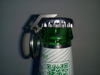 Креативна мини-отварачка за бутилки от титанова сплав, отварачка за консерви, многофункционален ключодържател от неръждаема стомана, уличен притурка